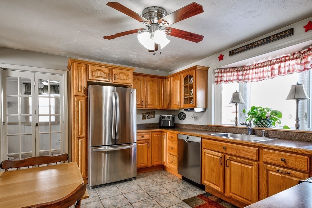 30 Pilgrim Road Natick, MA 01760 - Photo 5 of 22 Gallery Image 5