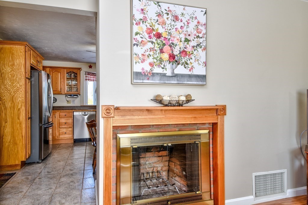 30 Pilgrim Road Natick, MA 01760 - Photo 7 of 22 Gallery Image 7