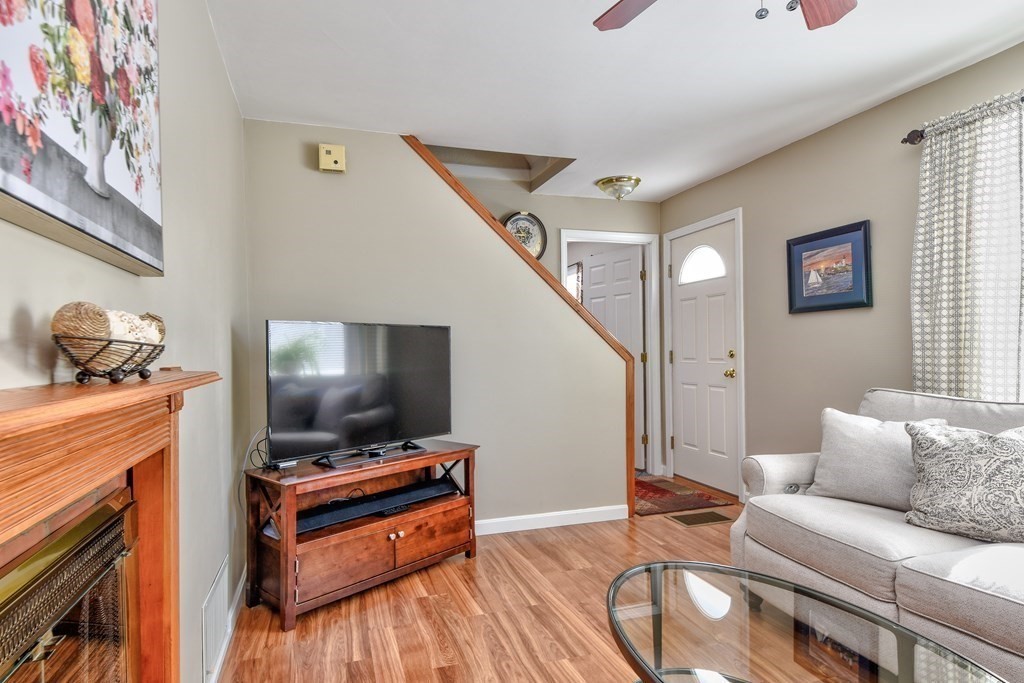 30 Pilgrim Road Natick, MA 01760 - Photo 8 of 22 Gallery Image 8