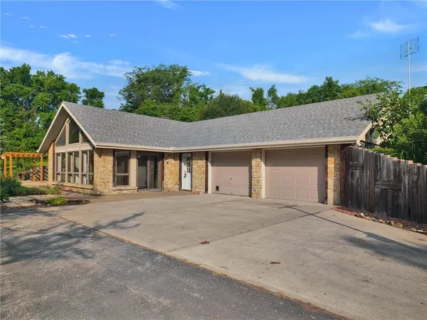 $675,000 | 7000 South Buckner Tarsney Road, Oak Grove, MO 64075