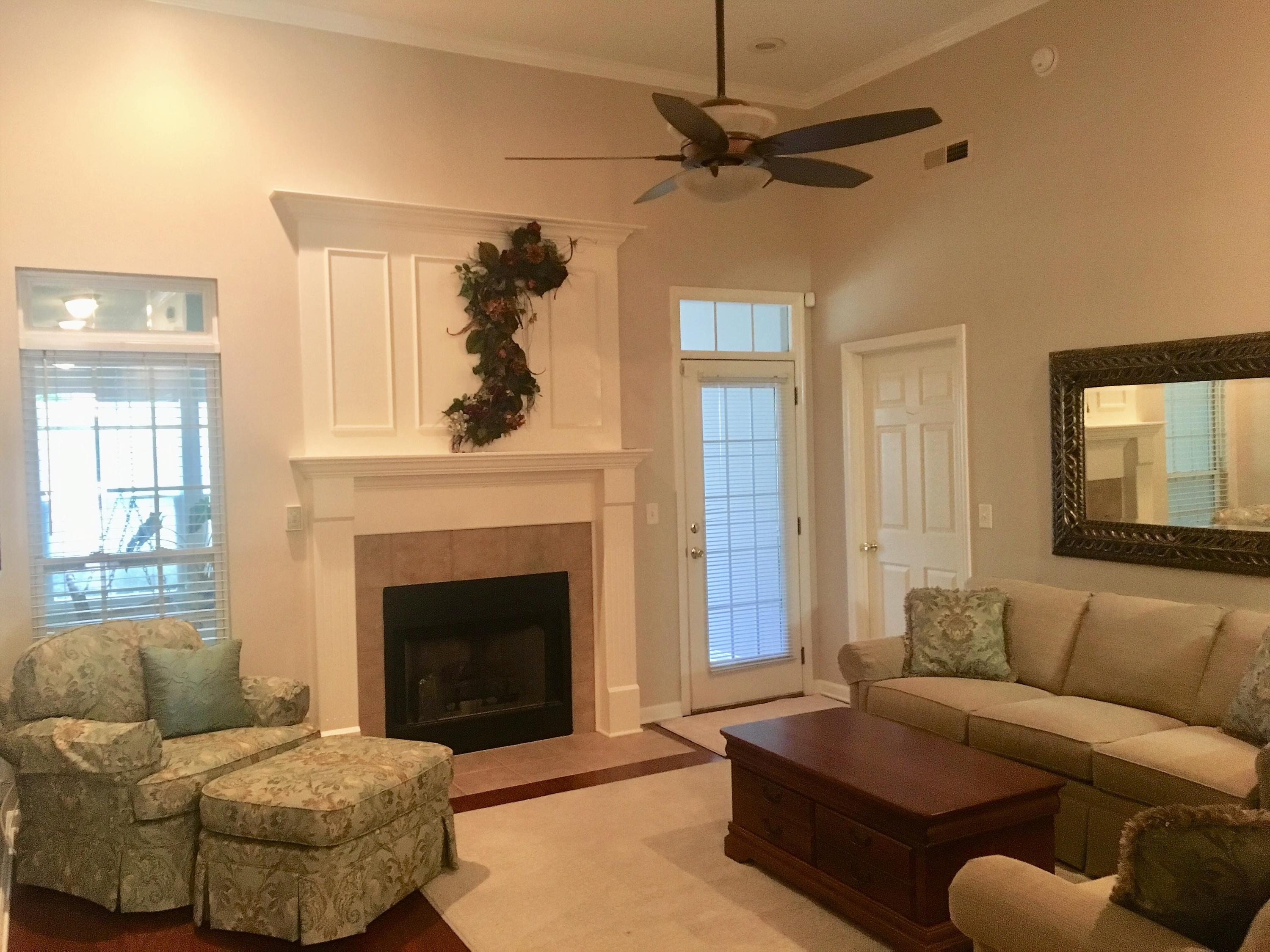 8294 Chula Creek Road Chattanooga, TN 37421 - Photo 5 of 10 Living Room