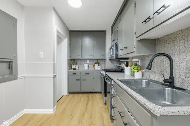 $184,900 | 216 Haverhill Drive, Anderson, IN 46013