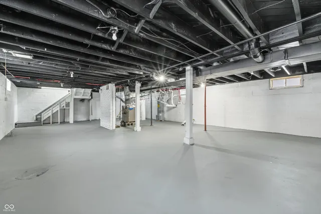 $184,900 | 216 Haverhill Drive, Anderson, IN 46013