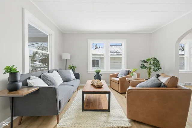 $184,900 | 216 Haverhill Drive, Anderson, IN 46013