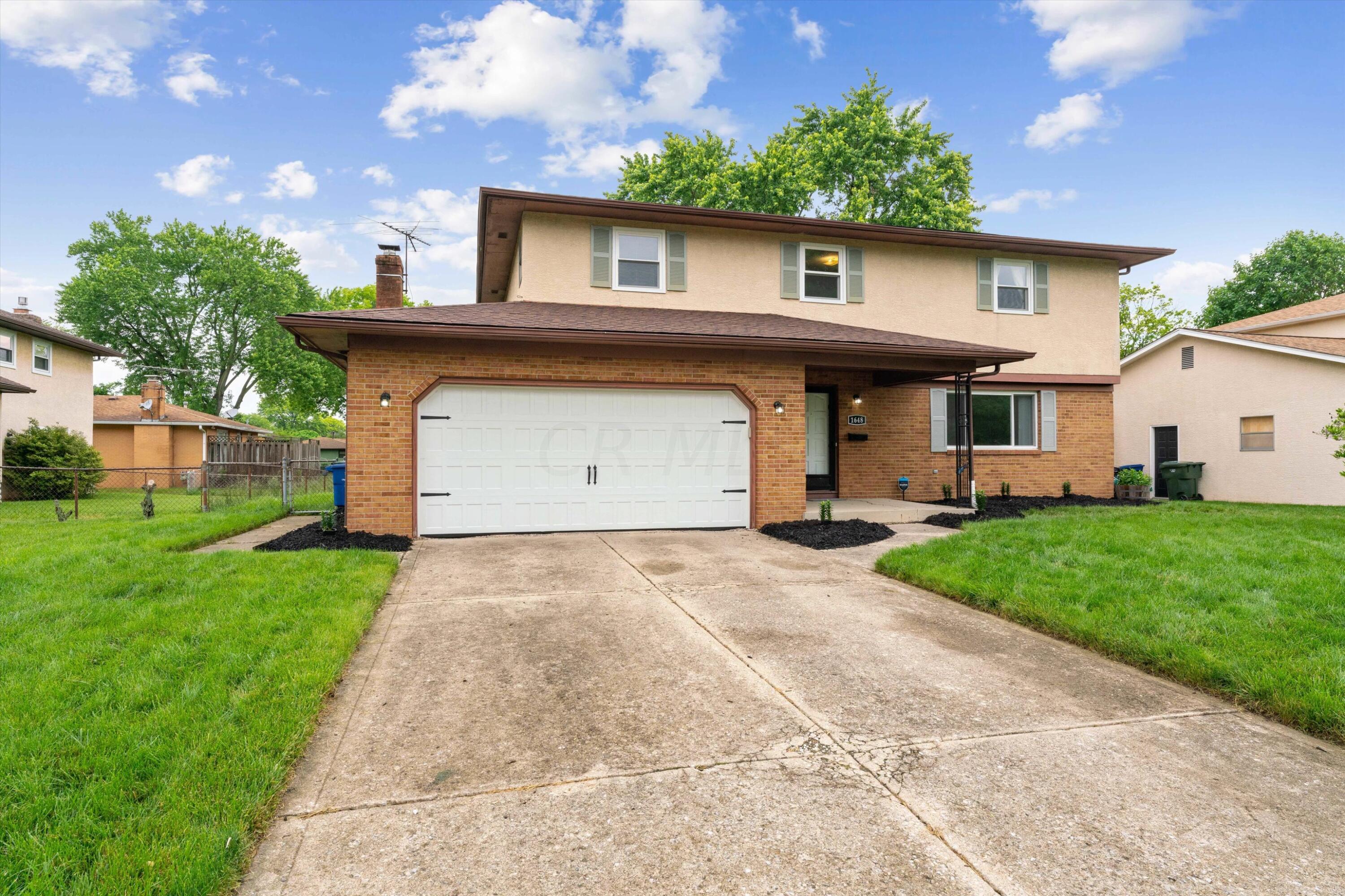 1648 Sandhurst Road Columbus, OH 43229 - Photo 3 of 41 Front