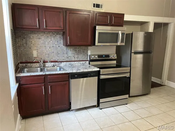 $295,000 | 3941 Minnesota Avenue, St. Louis, MO 63118