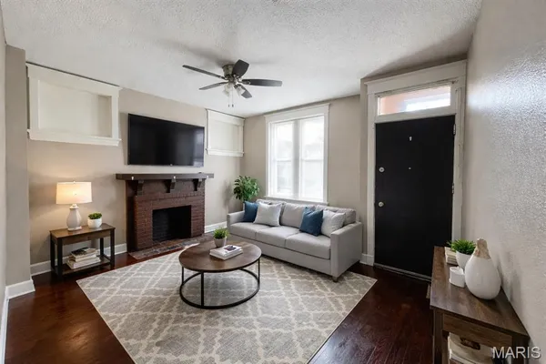 $295,000 | 3941 Minnesota Avenue, St. Louis, MO 63118