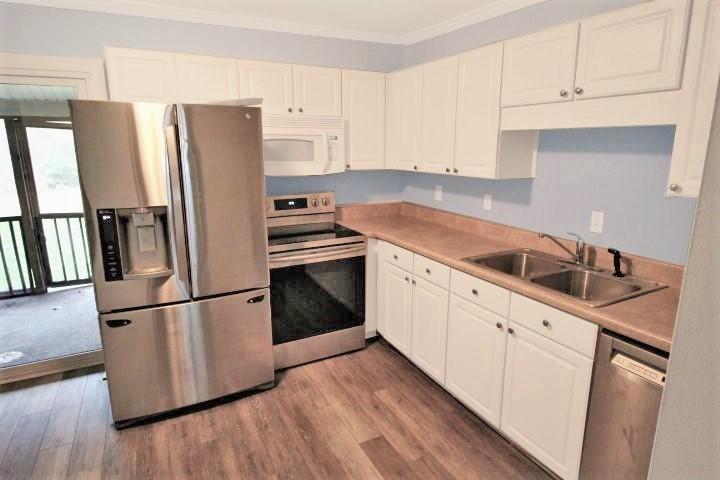 1852 Mepkin Road, Unit F7 Charleston, SC 29407 - Photo 6 of 8 Kitchen with Porch Access