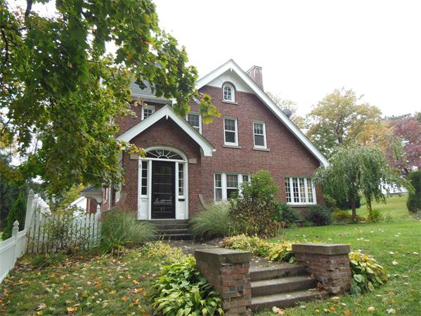 87 Monastery Avenue West Springfield, MA 01089 - Photo 2 of 29 Gallery Image 2