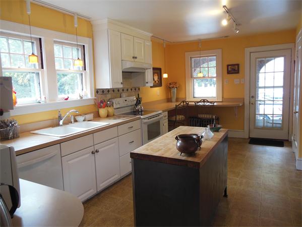 87 Monastery Avenue West Springfield, MA 01089 - Photo 6 of 29 Gallery Image 6