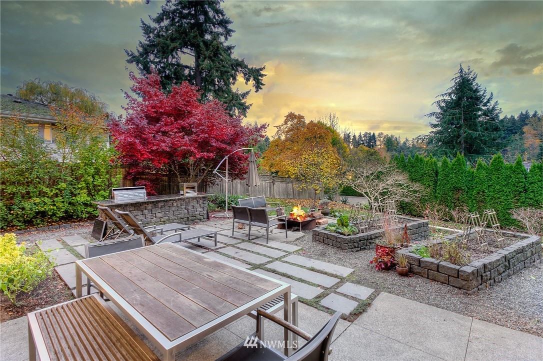 3023 Hunts Point Circle Hunts Point, WA 98004 - Photo 29 of 35 Gallery Image 29