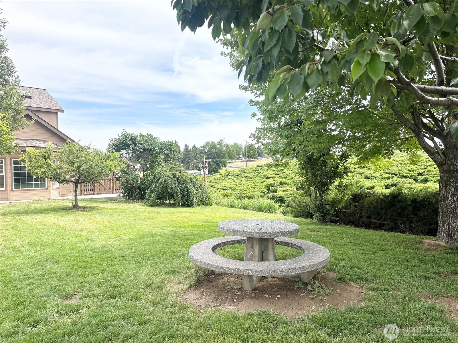 2261 Pleasant Hill Road Selah, WA 98942 - Photo 35 of 40