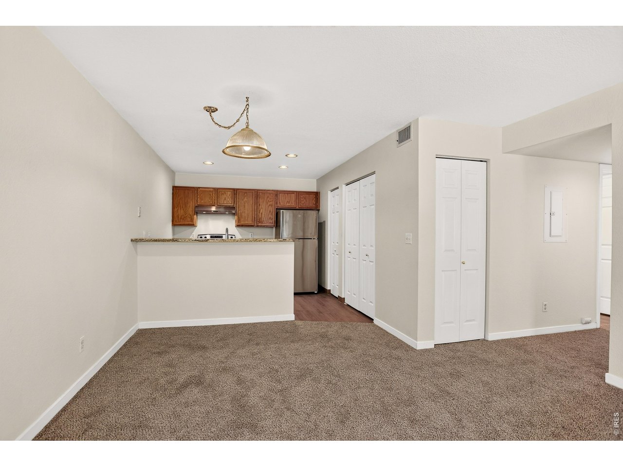 1225 West Prospect Road, Unit 40 Fort Collins, CO 80526 - Photo 13 of 29 Breakfast Bar