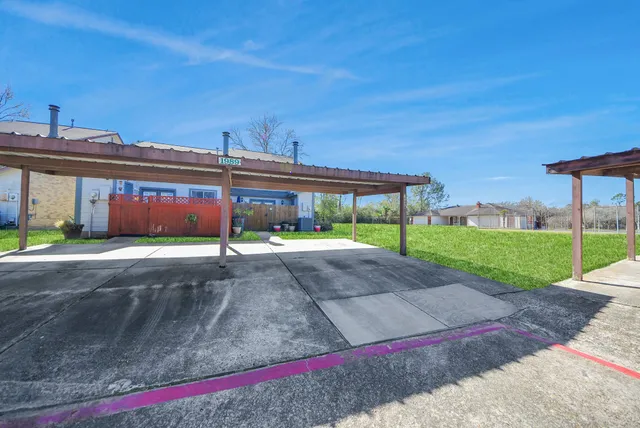 a view of outdoor space yard and front view of a house