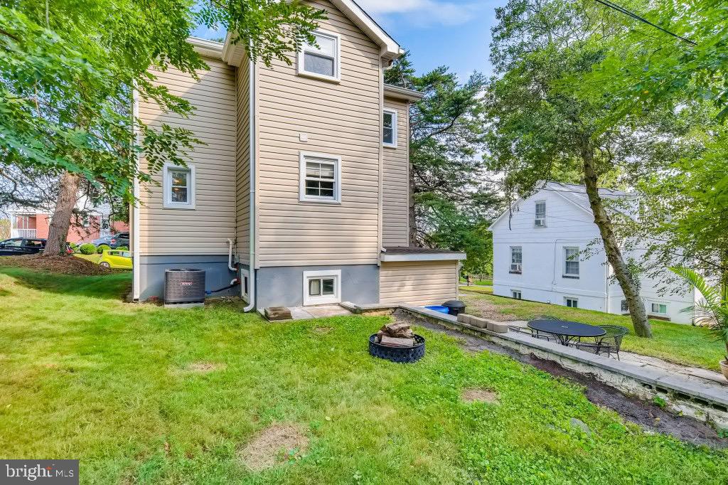 8126 Dalesford Road Baltimore, MD 21234 - Photo 25 of 26 Grassy yard for play-set or throw ball for dogs