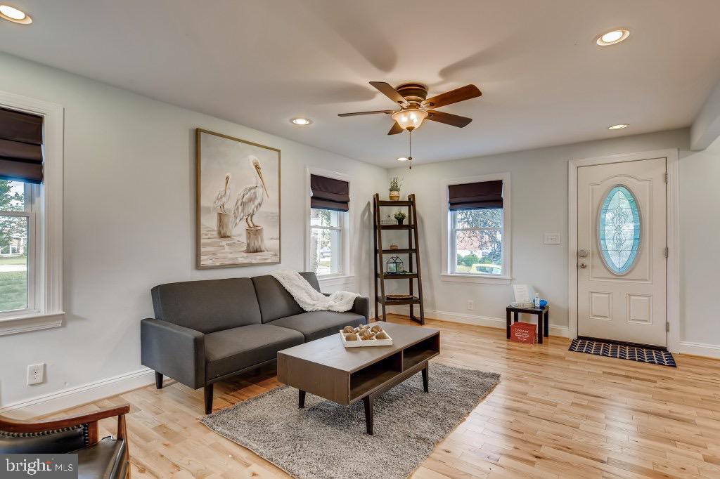 8126 Dalesford Road Baltimore, MD 21234 - Photo 4 of 26 Appreciate the open concept from when you enter