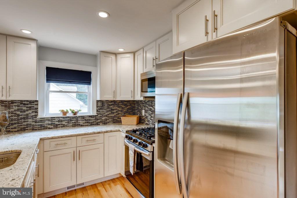 8126 Dalesford Road Baltimore, MD 21234 - Photo 8 of 26 Gourmet kitchen includes stainless steel