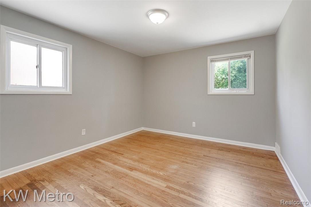 3508 West Webster Road Royal Oak, MI 48073 - Photo 13 of 25 dsc00005-dsc00007.jpg