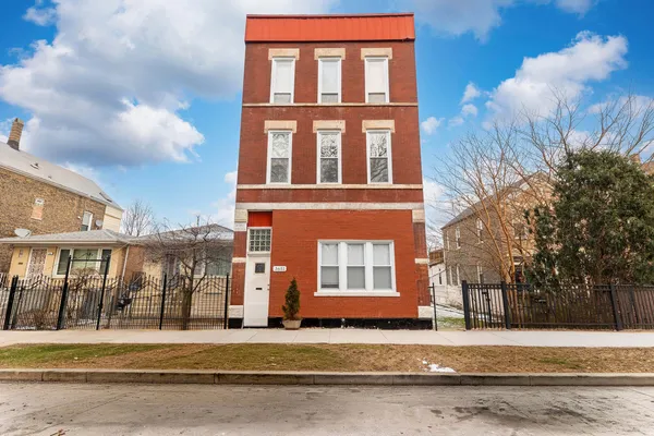 $720,000 | 3651 South Wood Street, Chicago, IL 60609