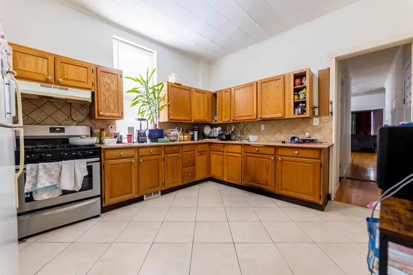 $720,000 | 3651 South Wood Street, Chicago, IL 60609