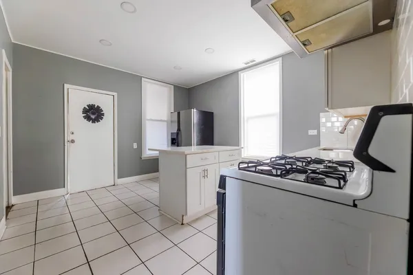 $720,000 | 3651 South Wood Street, Chicago, IL 60609