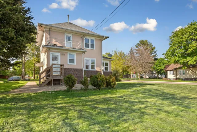 $205,000 | 205 2nd Street Southwest, Blooming Prairie, MN 55917