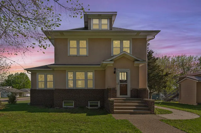 $205,000 | 205 2nd Street Southwest, Blooming Prairie, MN 55917