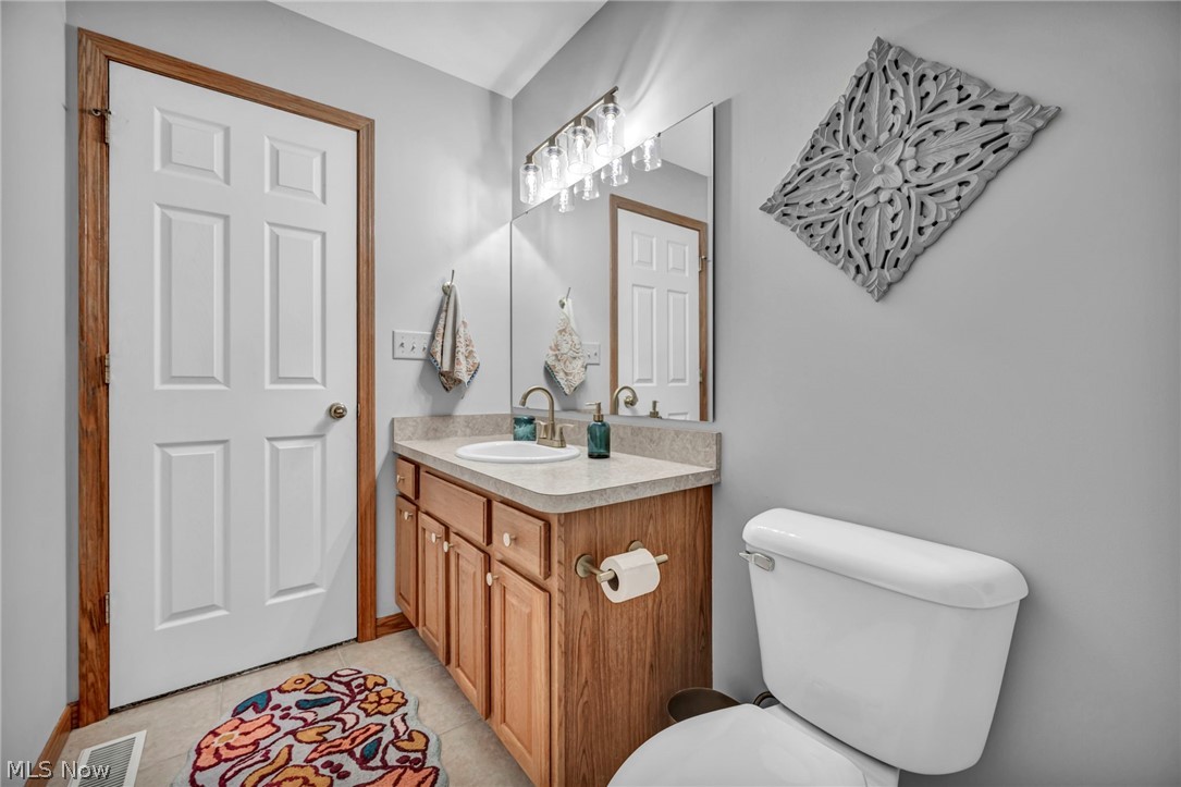14353 Radcliffe Road Chardon, OH 44024 - Photo 37 of 50 2nd floor bath