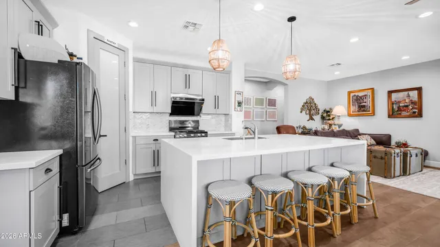 $2,700 | 25084 North 68th Avenue, Peoria, AZ 85383