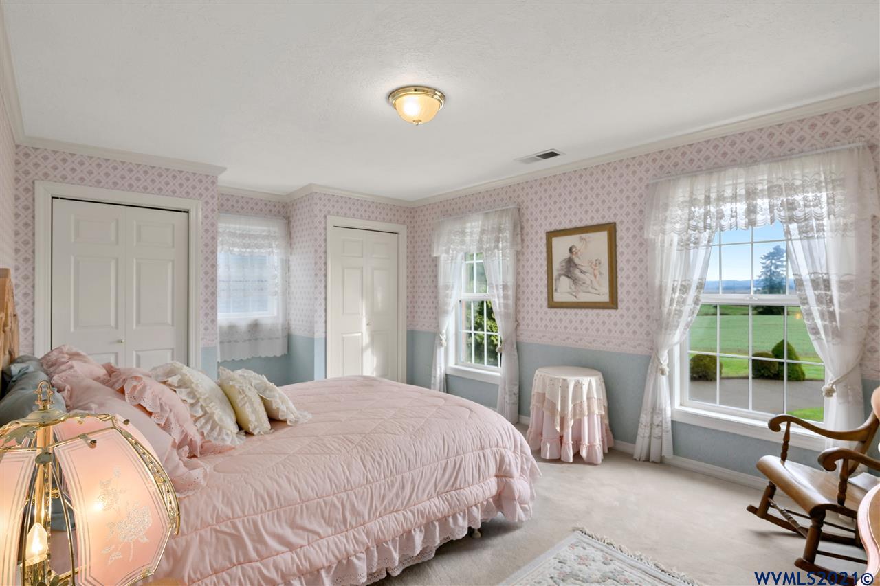 6922 Sunnyview Road Northeast Salem, OR 97317 - Photo 24 of 42 Gallery Image 24