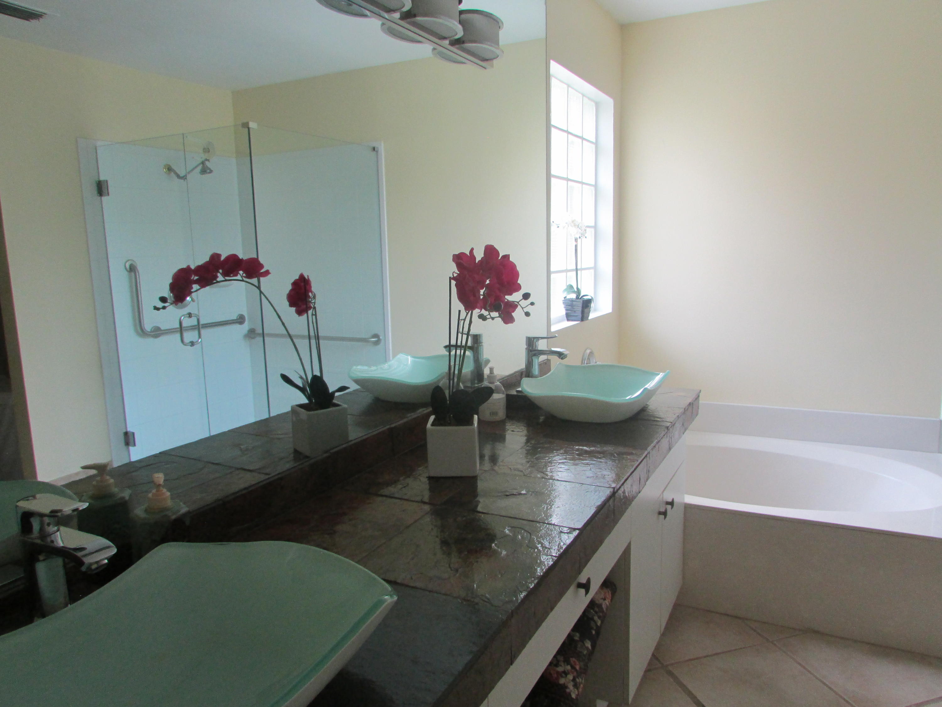 1071 Aspri Way Riviera Beach, FL 33418 - Photo 16 of 31 IMG_0292