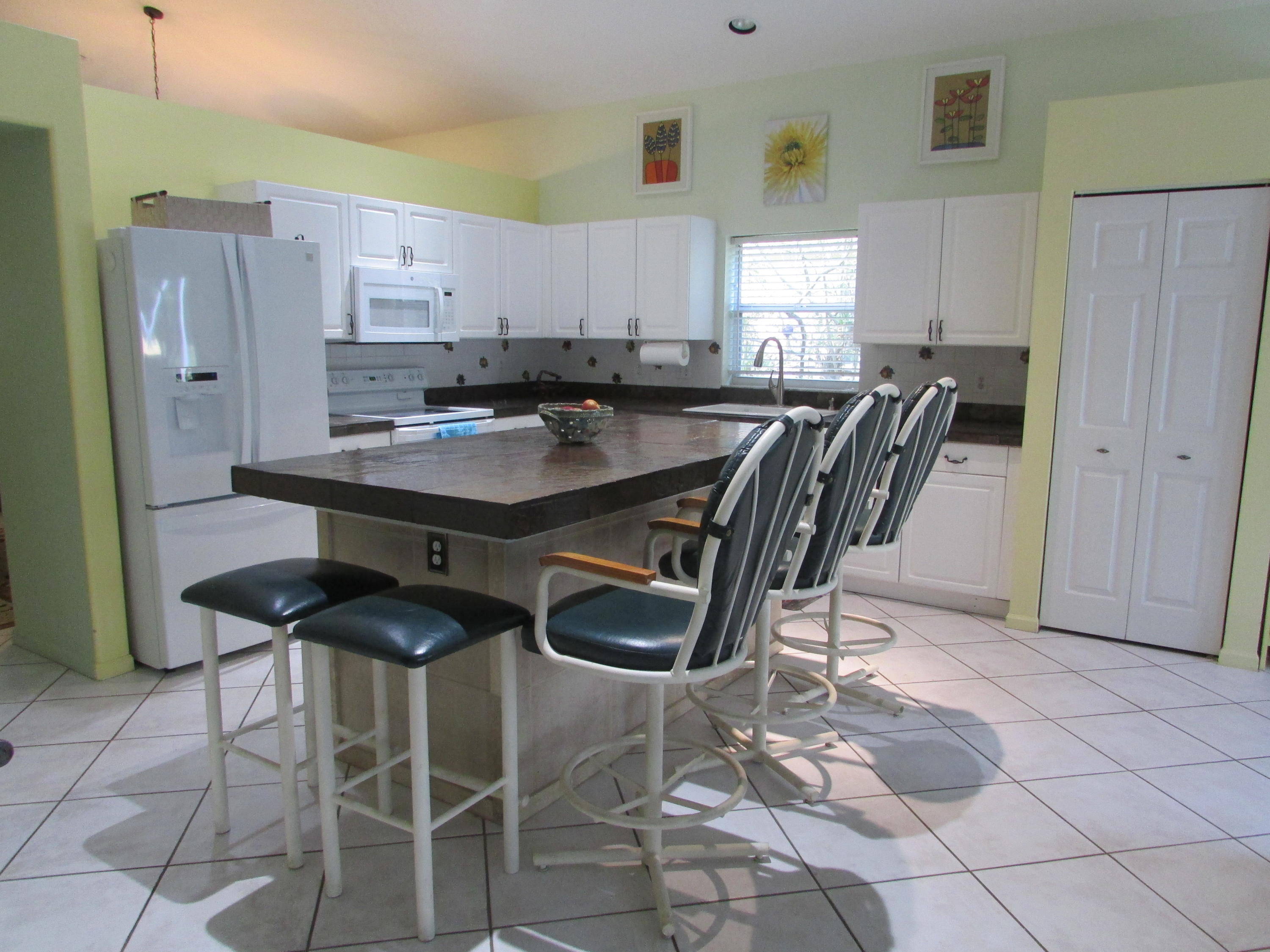1071 Aspri Way Riviera Beach, FL 33418 - Photo 9 of 31 IMG_0328