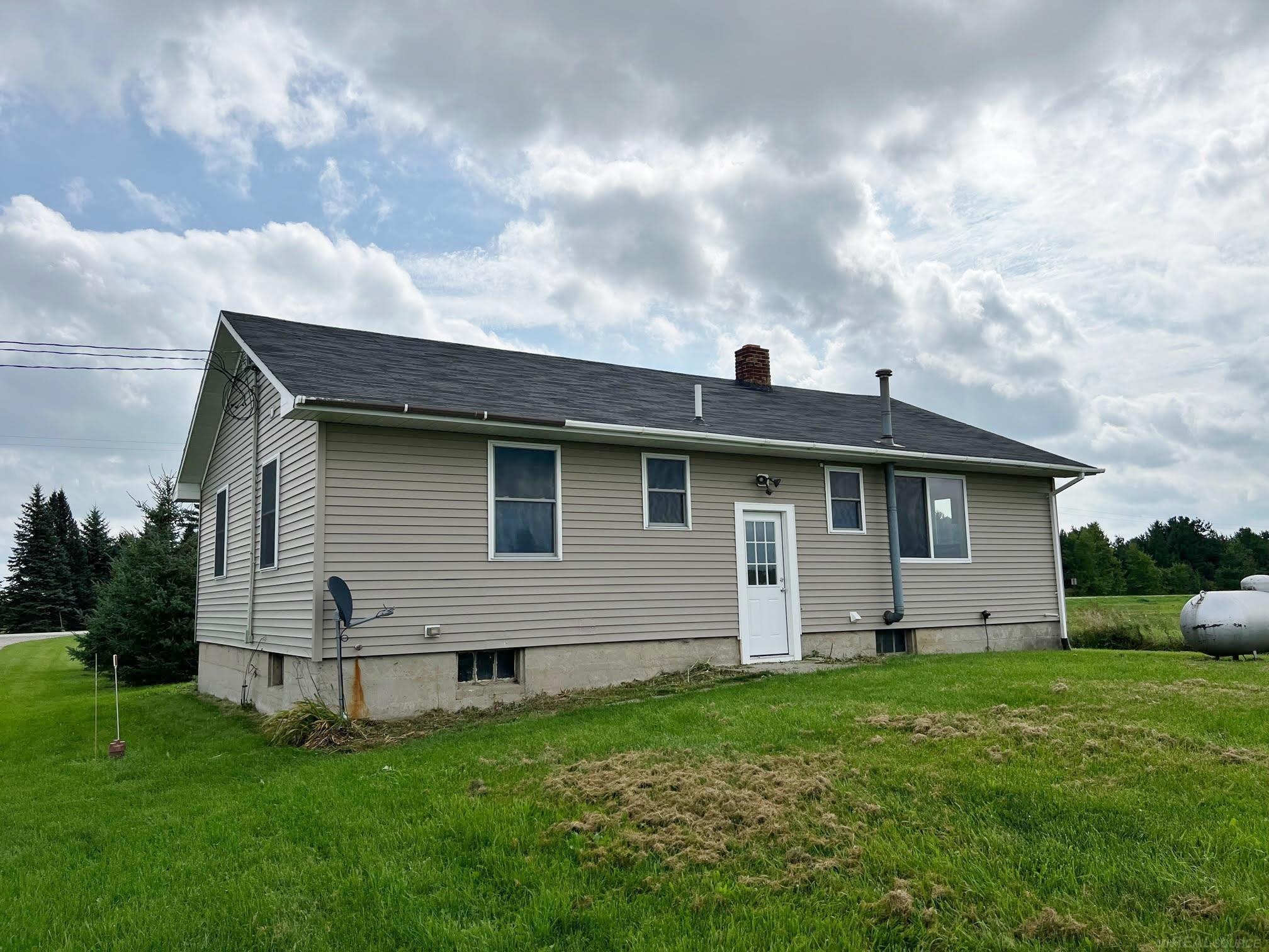 5429 North Ruth Road Deckerville, MI 48427 - Photo 13 of 17 50121343-12.JPG