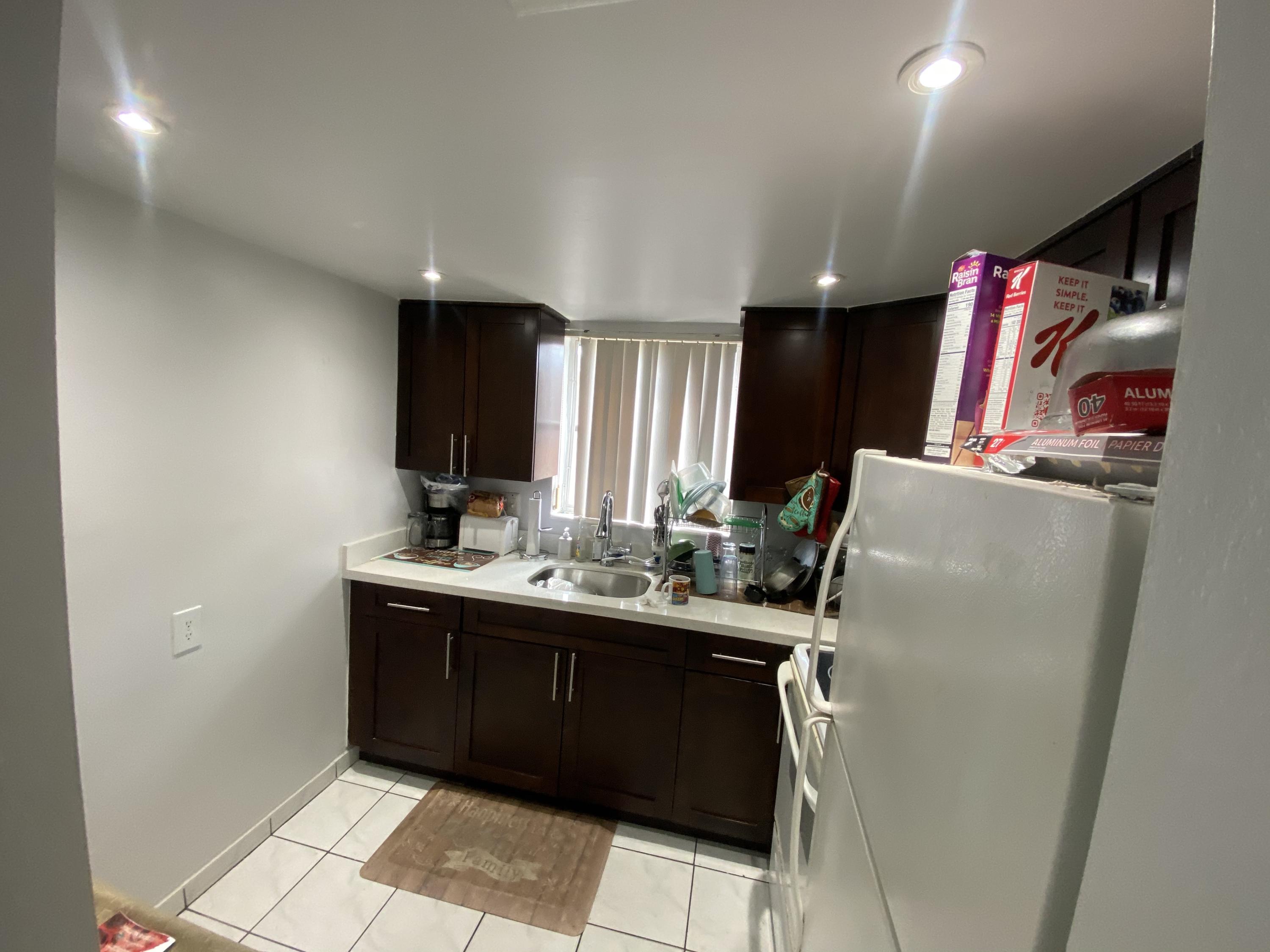 19080 Northeast 3rd Court, Unit 311 North Miami Beach, FL 33179 - Photo 2 of 18 311 kitchen
