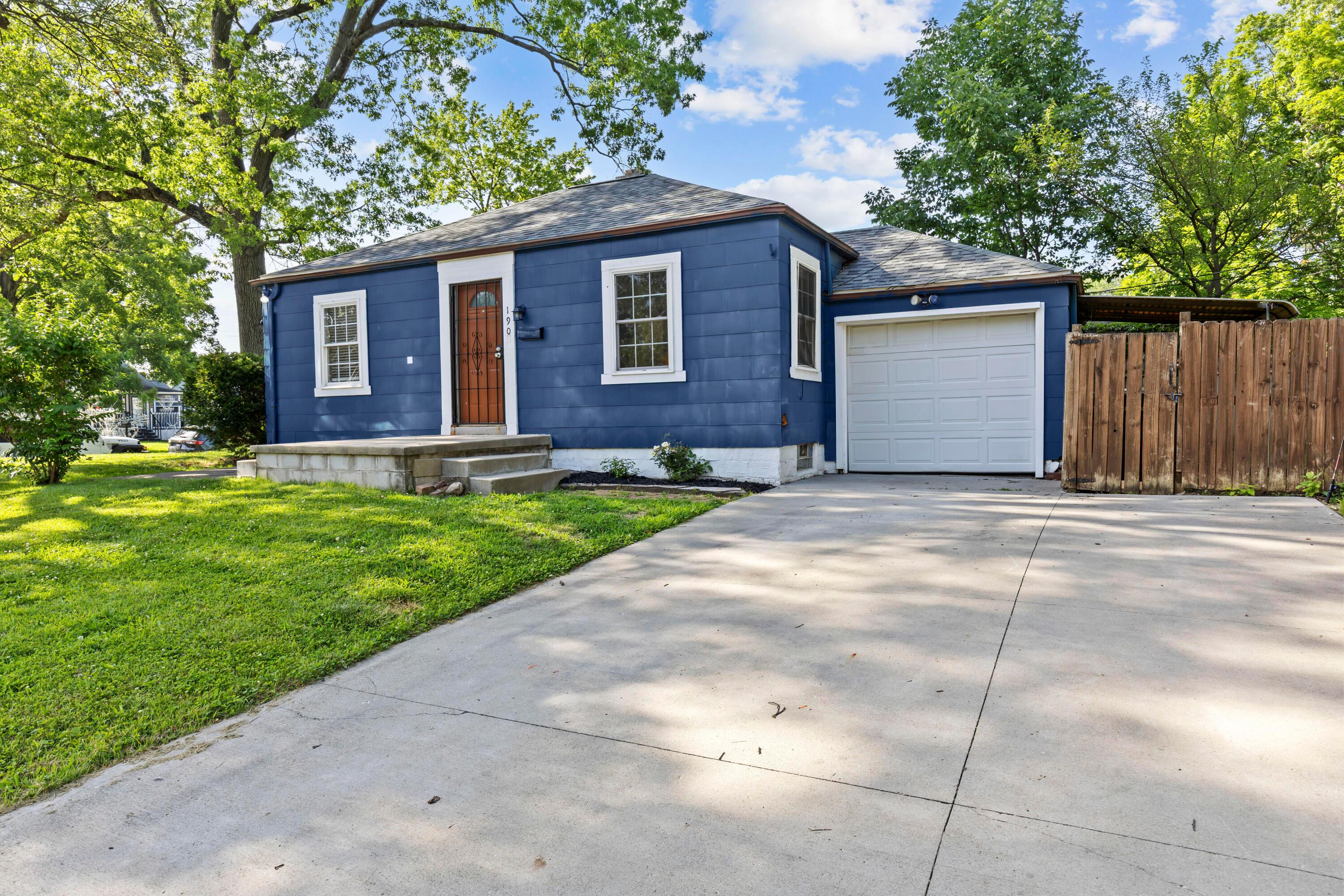 190 Lowell Road Columbus, OH 43209 - Photo 3 of 19 HRExterior10