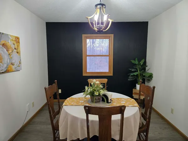 $239,000 | 15610 Lakeview Lane, Mount Vernon, IL 62864