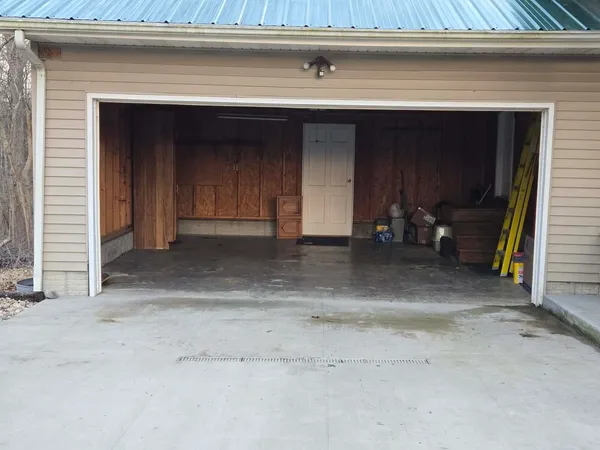 $239,000 | 15610 Lakeview Lane, Mount Vernon, IL 62864