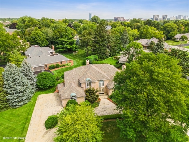 14 Kimberley Circle Oak Brook, IL 60523 - Photo 14 of 17 an aerial view of a house with yard and green space