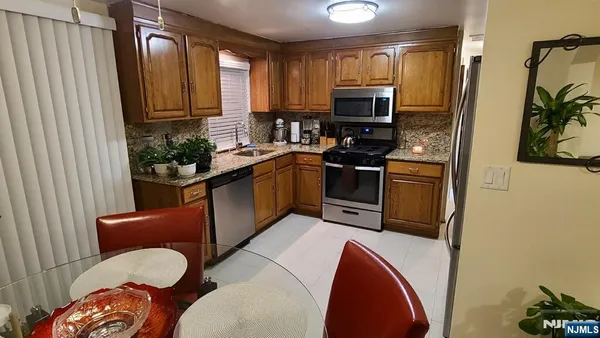 $2,700 | 23 1st Street, Unit 1, North Arlington, NJ 07031