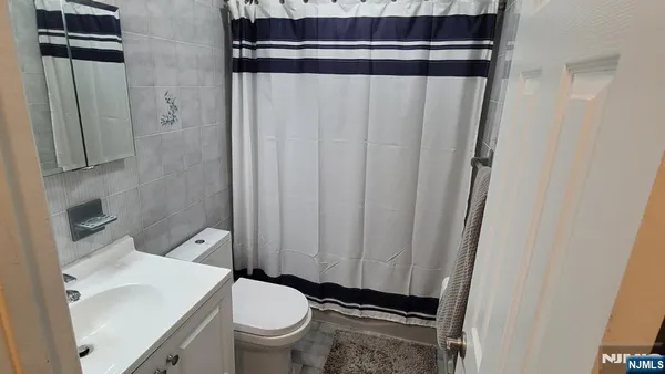 $2,700 | 23 1st Street, Unit 1, North Arlington, NJ 07031