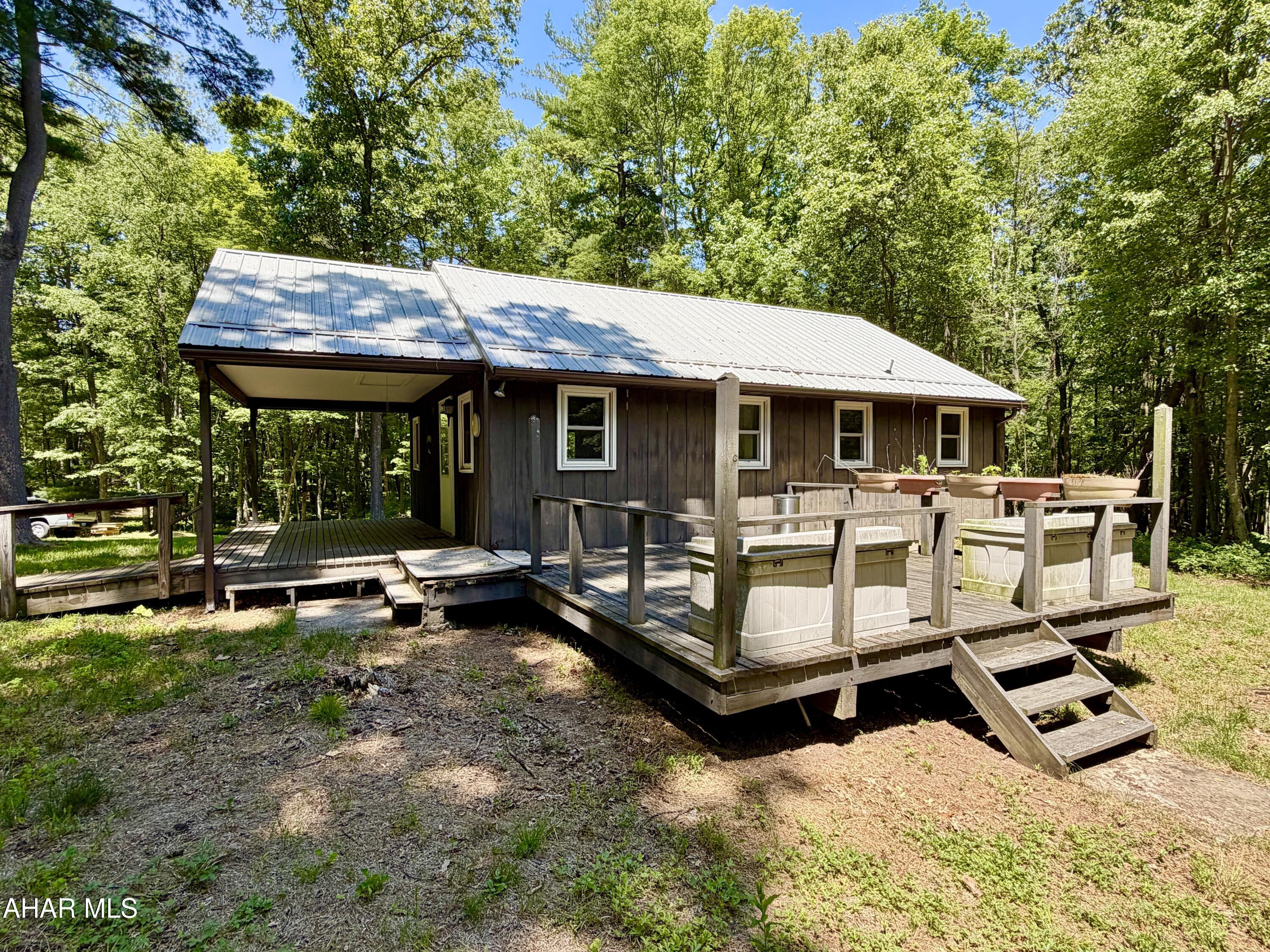 317 Mountainside Road Breezewood, PA 15533 - Photo 4 of 31