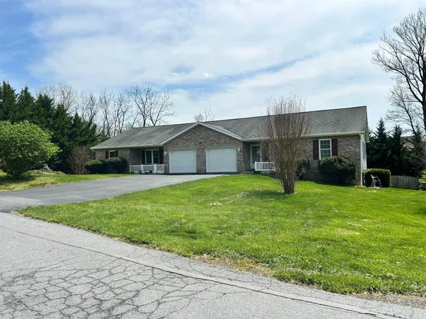 $499,900 | 11609 Meadowlark Avenue, Hagerstown, MD 21742