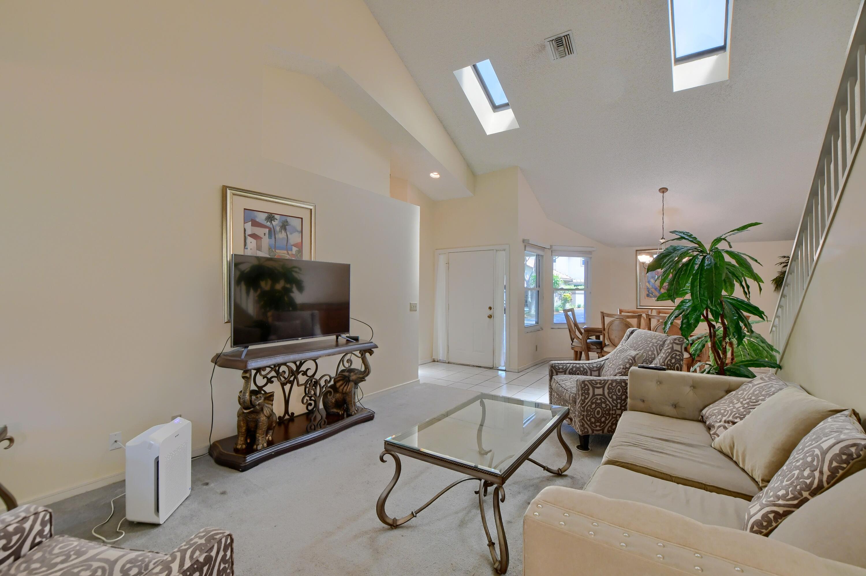 5241 Majorca Club Drive Boca Raton, FL 33486 - Photo 11 of 44 LIVING ROOM