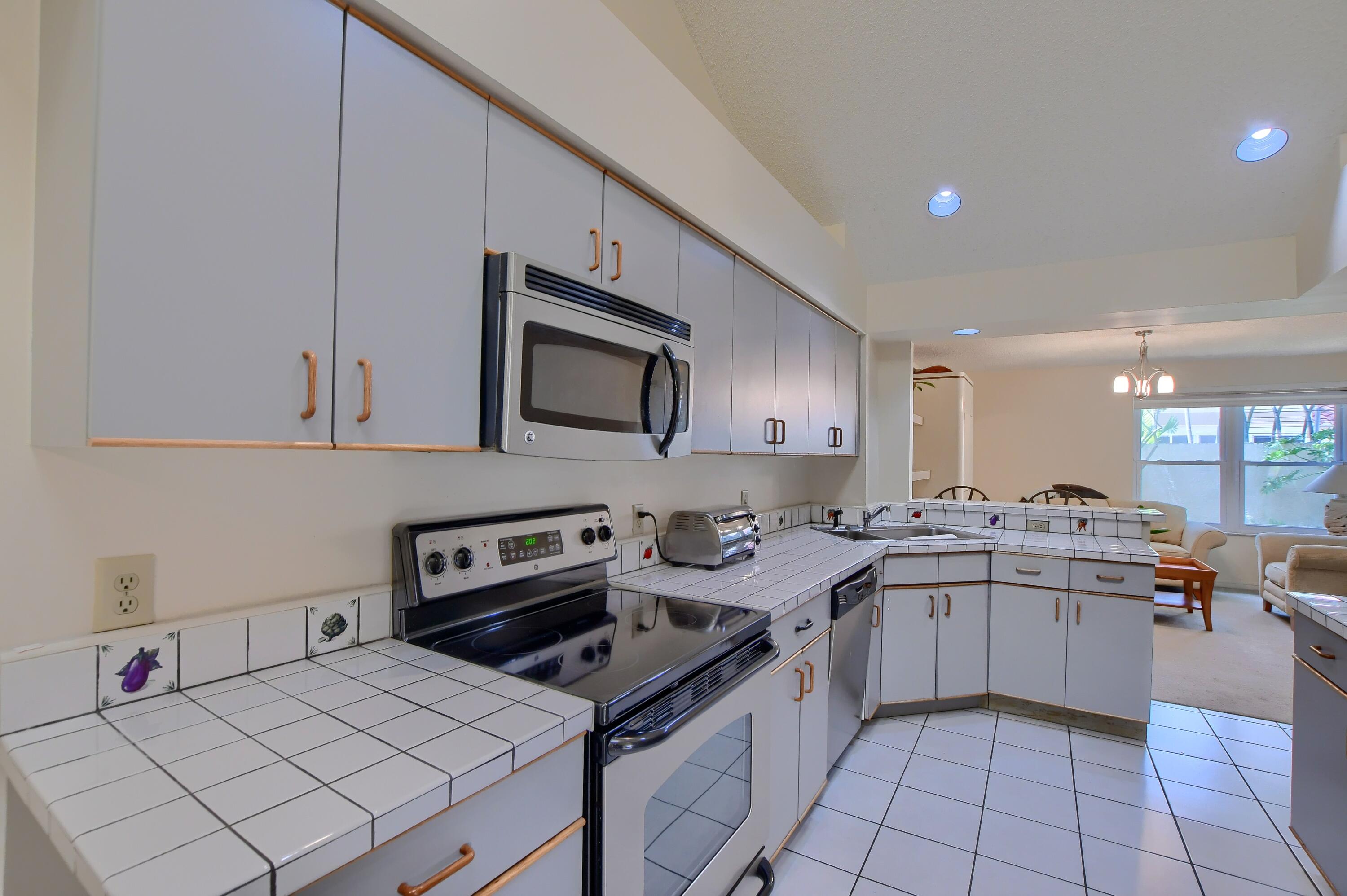 5241 Majorca Club Drive Boca Raton, FL 33486 - Photo 12 of 44 KITCHEN