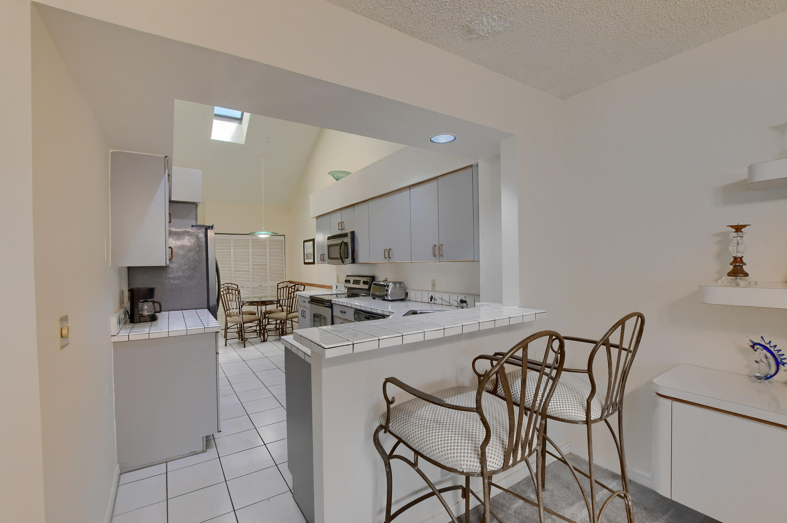 5241 Majorca Club Drive Boca Raton, FL 33486 - Photo 17 of 44 BREAKFAST BAR