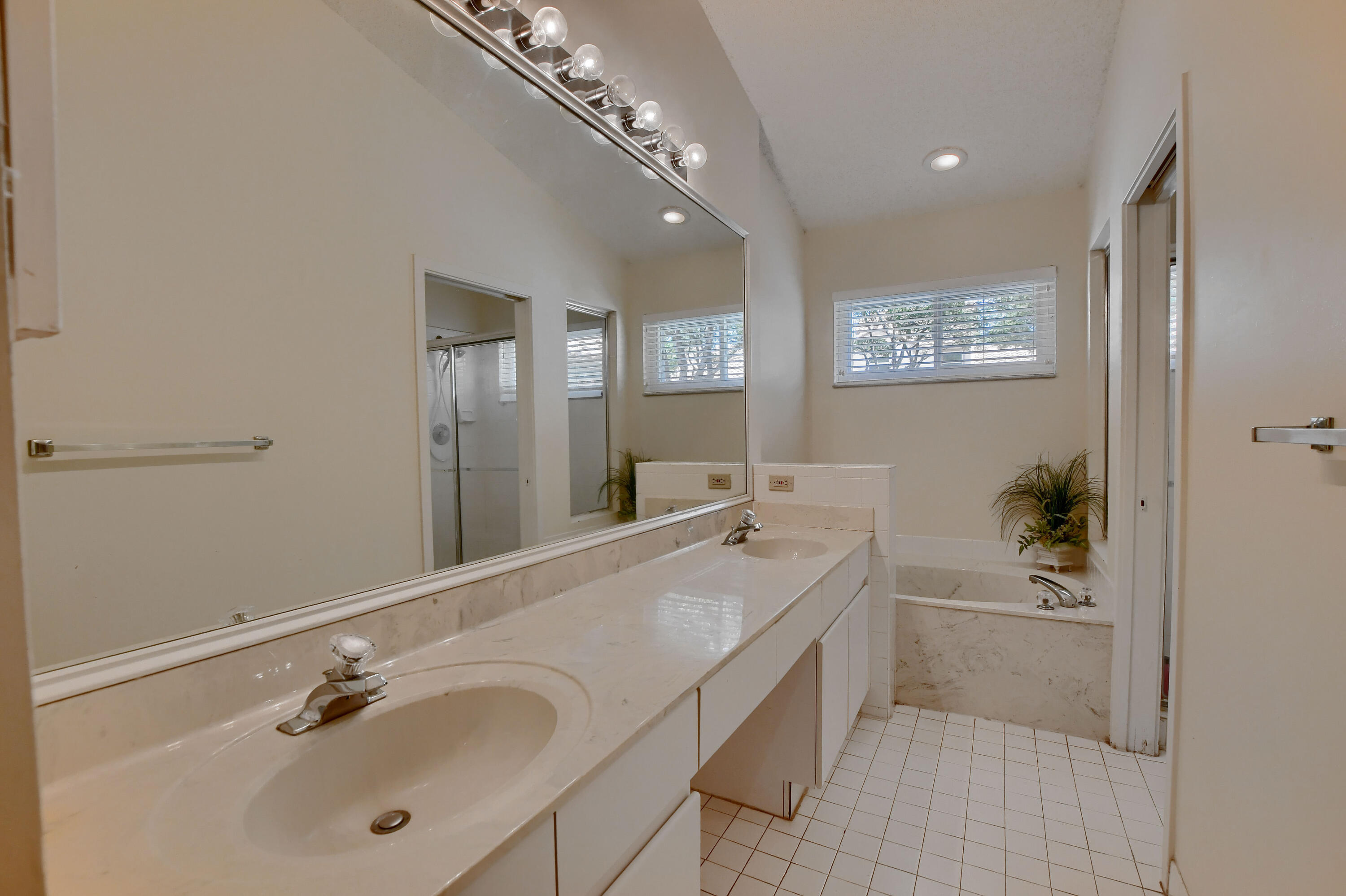 5241 Majorca Club Drive Boca Raton, FL 33486 - Photo 23 of 44 PRIMARY BATH
