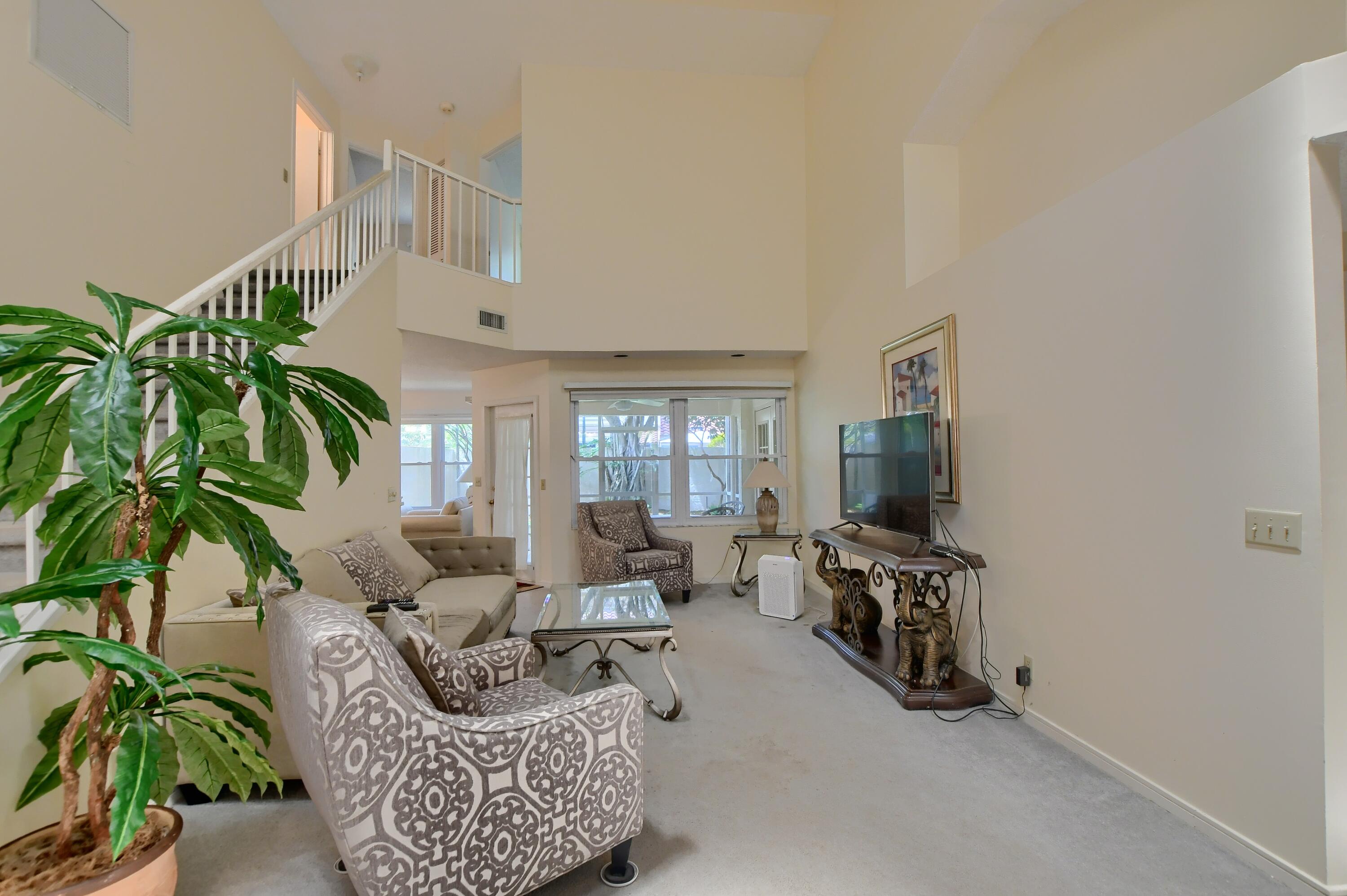 5241 Majorca Club Drive Boca Raton, FL 33486 - Photo 8 of 44 LIVING ROOM