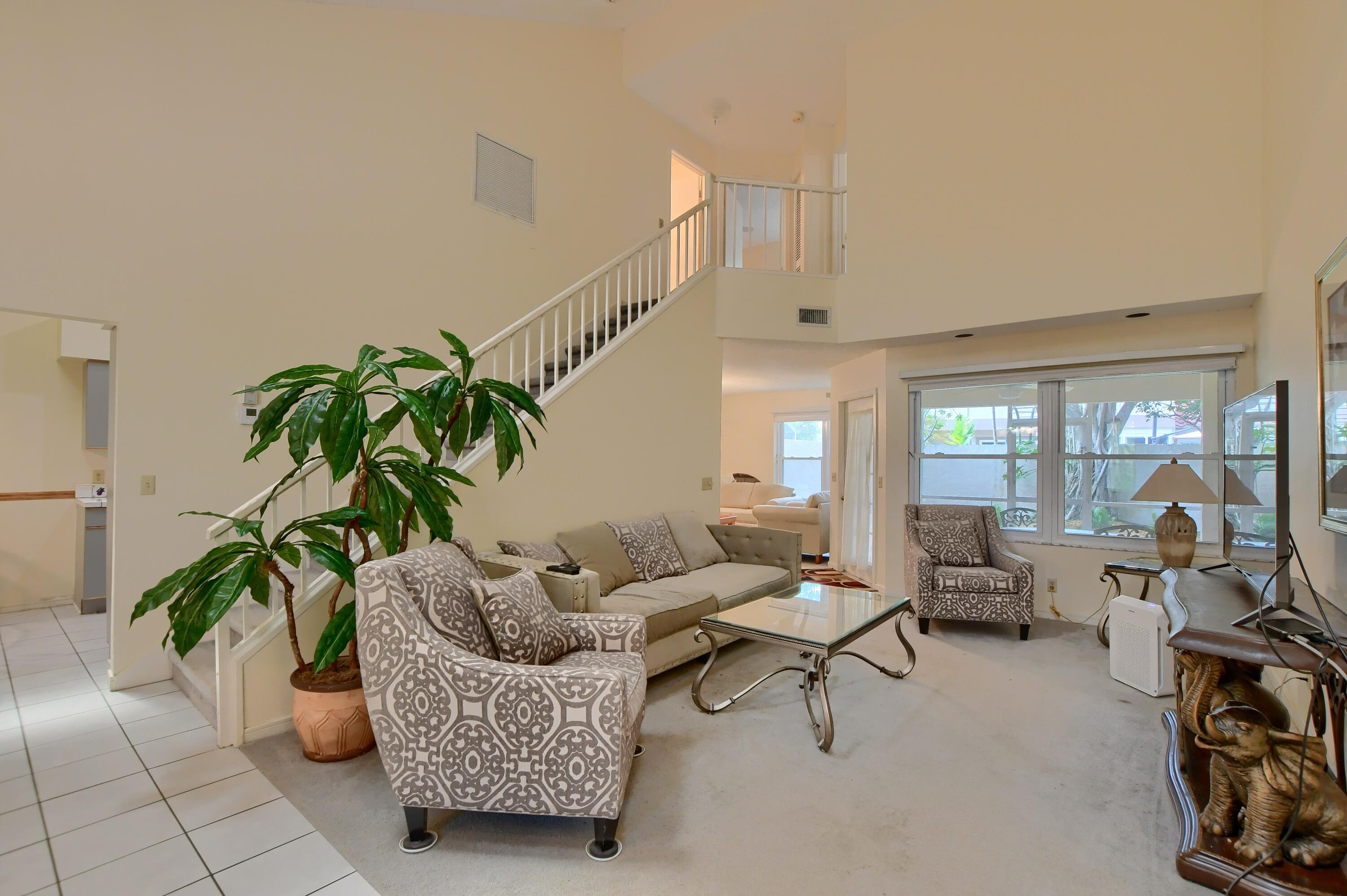 5241 Majorca Club Drive Boca Raton, FL 33486 - Photo 9 of 44 LIVING ROOM