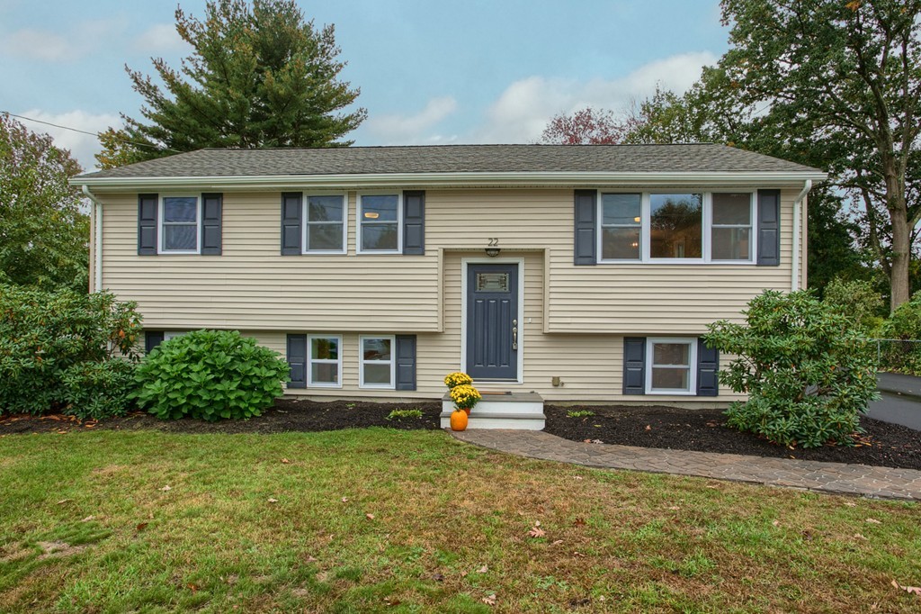 22 Harjean Road Billerica, MA 01821 - Photo 2 of 30