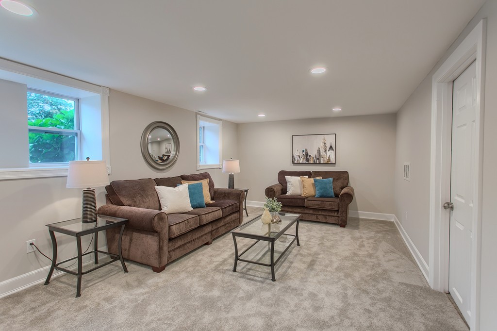 22 Harjean Road Billerica, MA 01821 - Photo 3 of 30